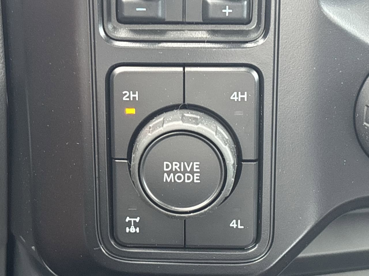 New 2025 Ford F250 XLT w/ Black Appearance Package image 29