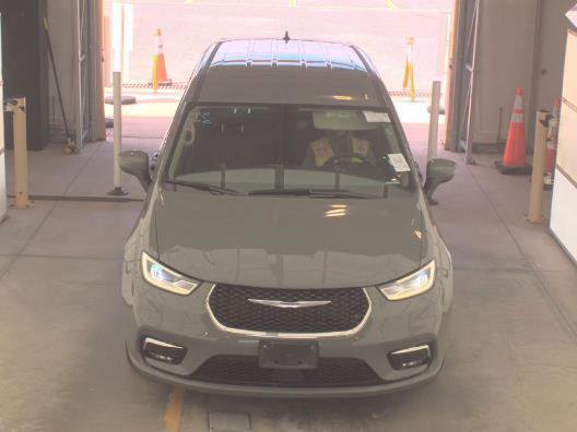 Used 2023 Chrysler Pacifica Touring-L FWD image 18