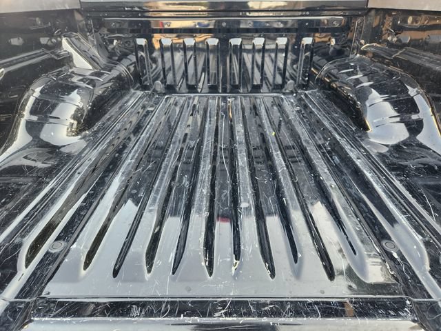 Used 2025 Nissan Frontier SV RWD image 32