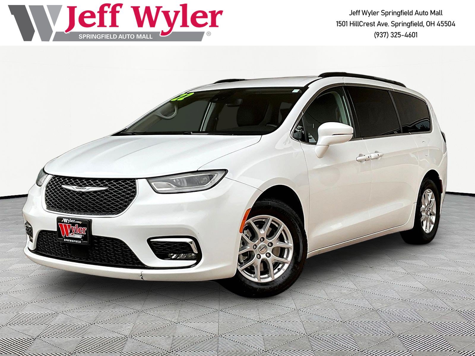 Used 2022 Chrysler Pacifica Touring-L