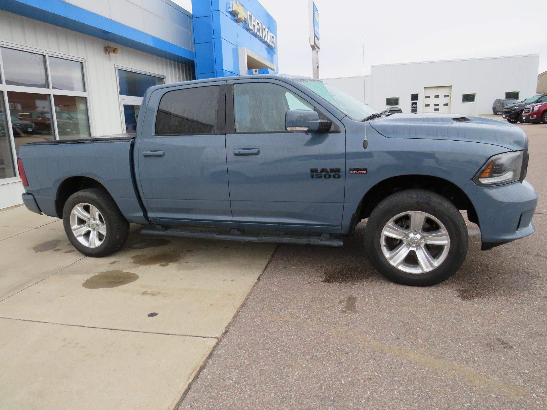 Used 2015 RAM 1500 Sport w/ Ceramic Blue Sport Package image 11