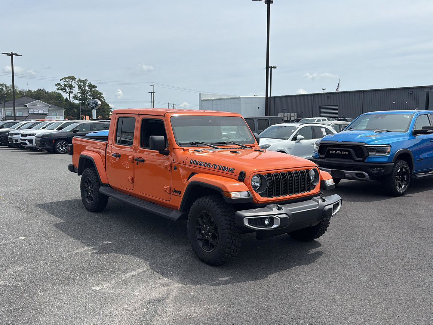 Used 2025 Jeep Gladiator Sport AWD/4WD image 7