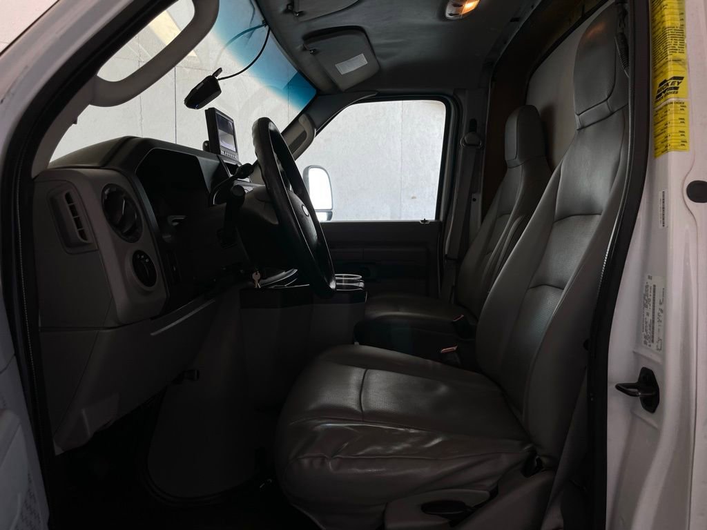 Used 2013 Ford E-450 and Econoline 450 Super Duty w/ PWR Locks & Windows Group RWD image 10