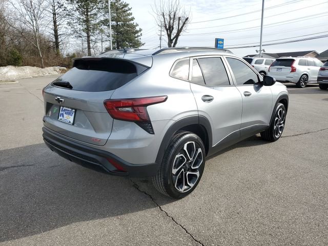 Used 2025 Chevrolet Trax RS w/ Driver Confidence Package image 4