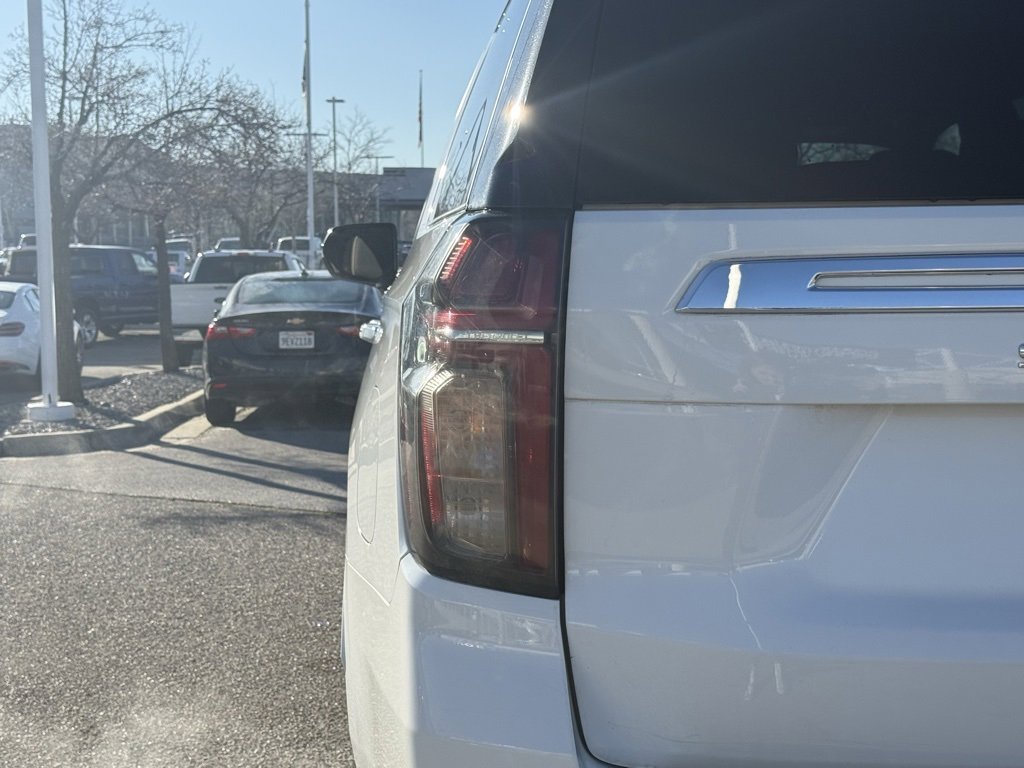 Used 2023 Chevrolet Suburban Premier image 34