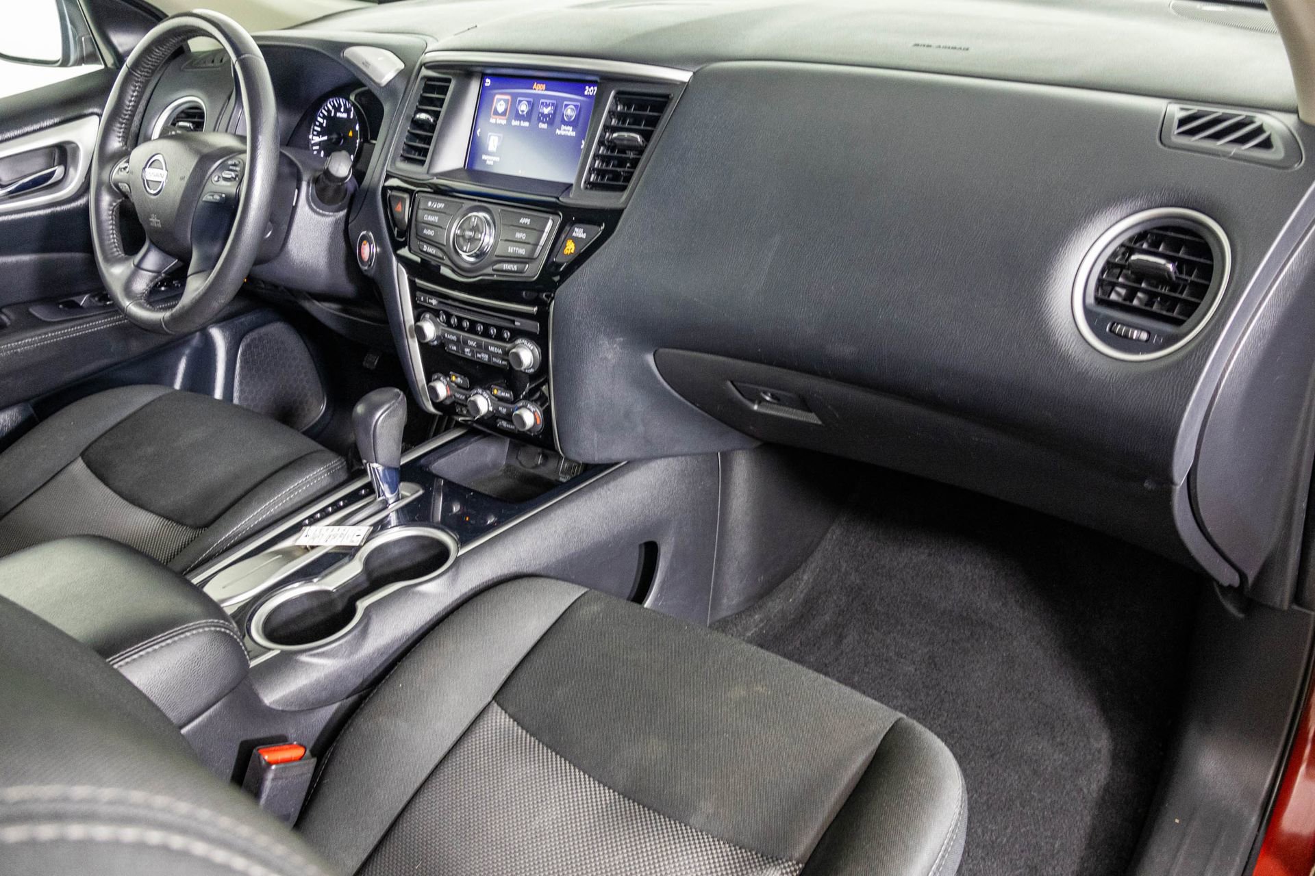 Used 2020 Nissan Pathfinder SV FWD image 46
