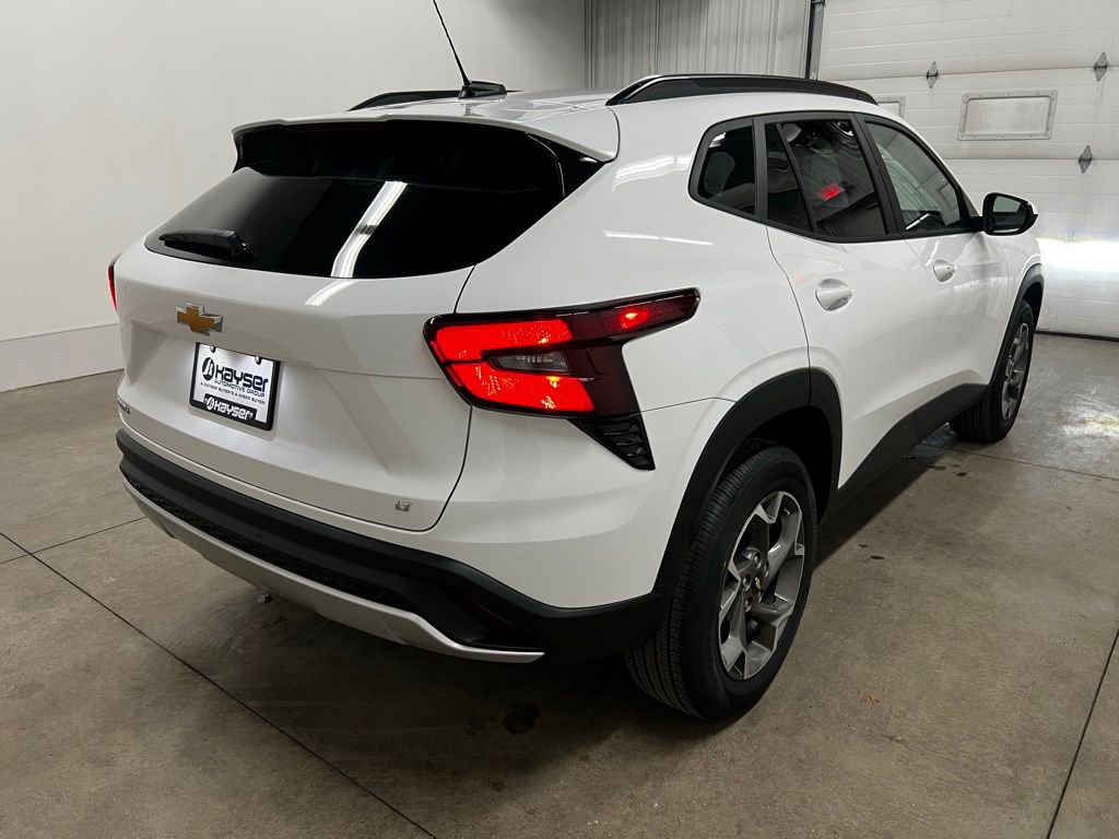 New 2026 Chevrolet Trax LT w/ Sunroof Package image 3