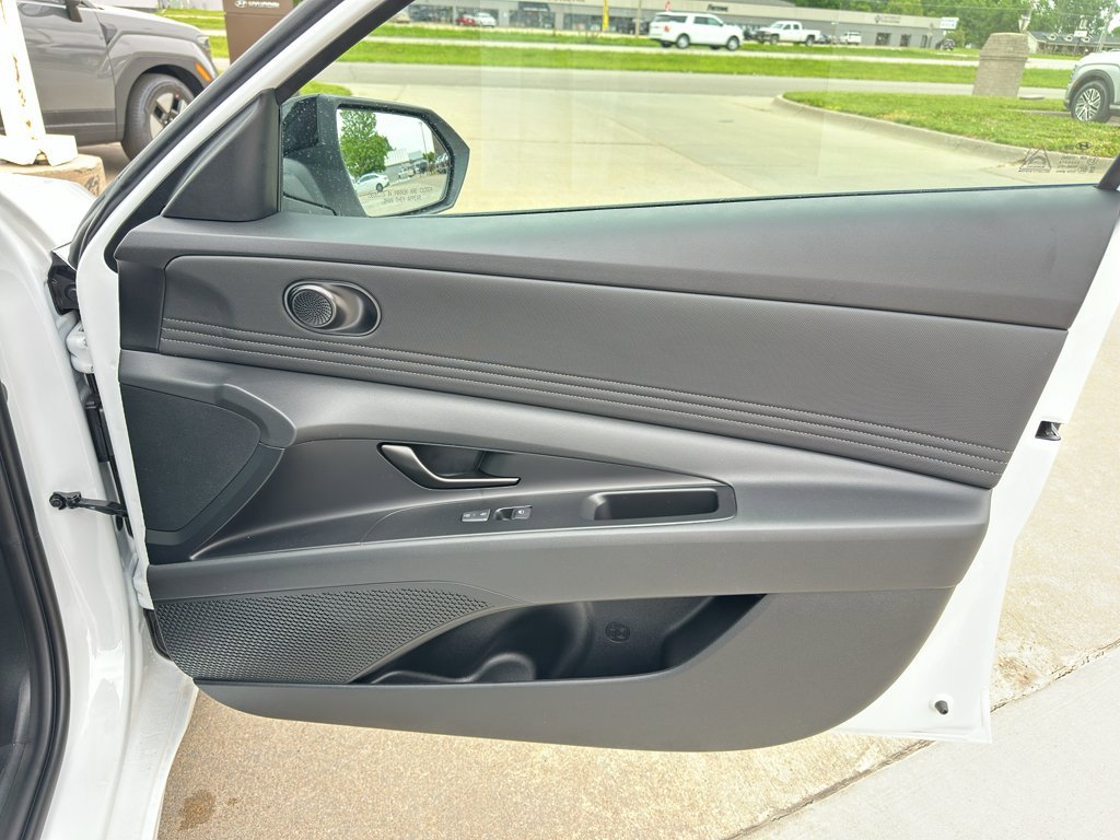 New 2026 Hyundai Elantra Sport FWD image 25