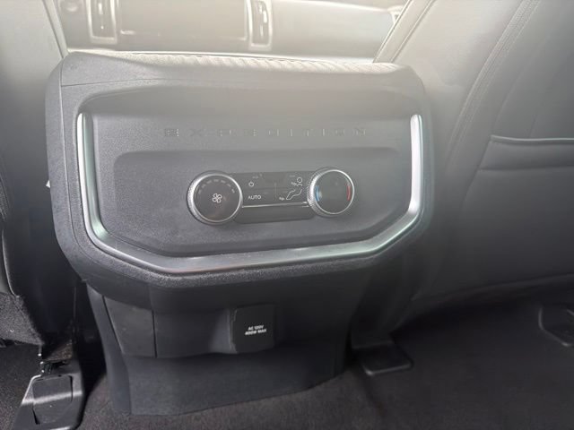 Used 2025 Ford Expedition Active AWD/4WD image 34