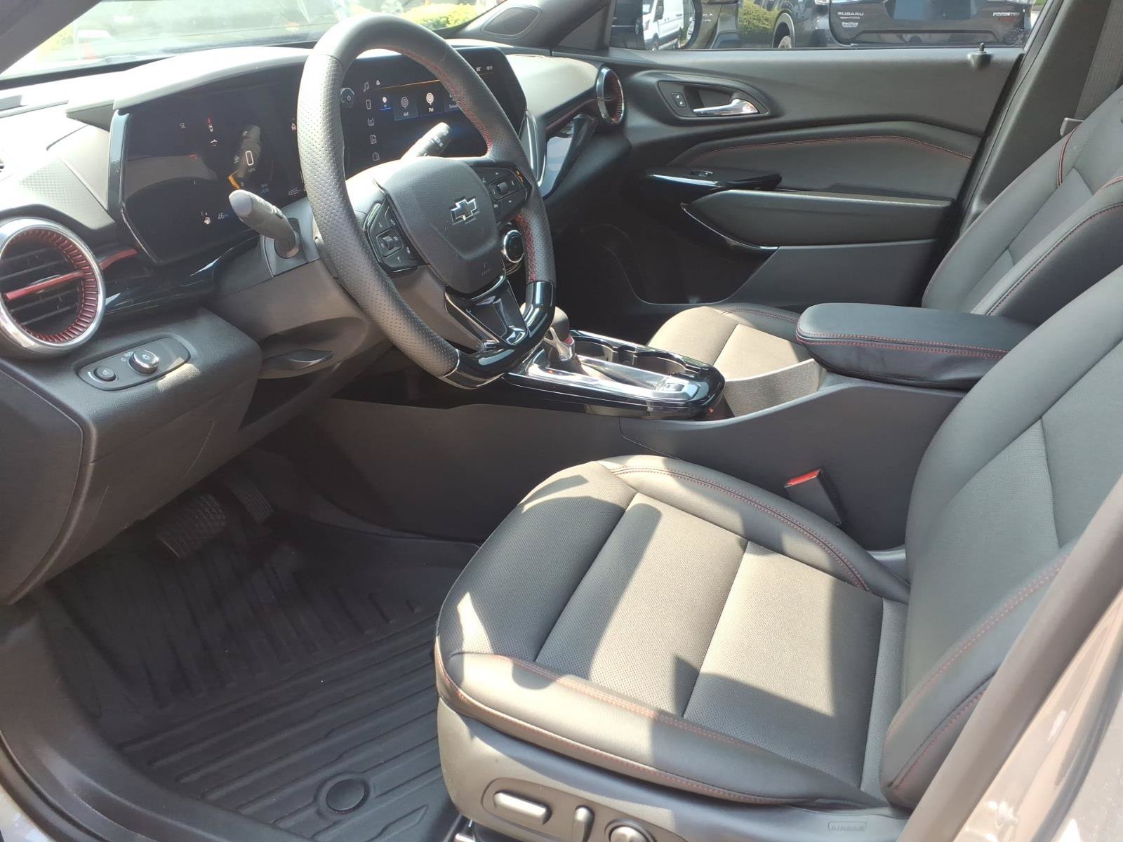 Used 2026 Chevrolet Trax RS w/ Driver Confidence Package FWD image 10