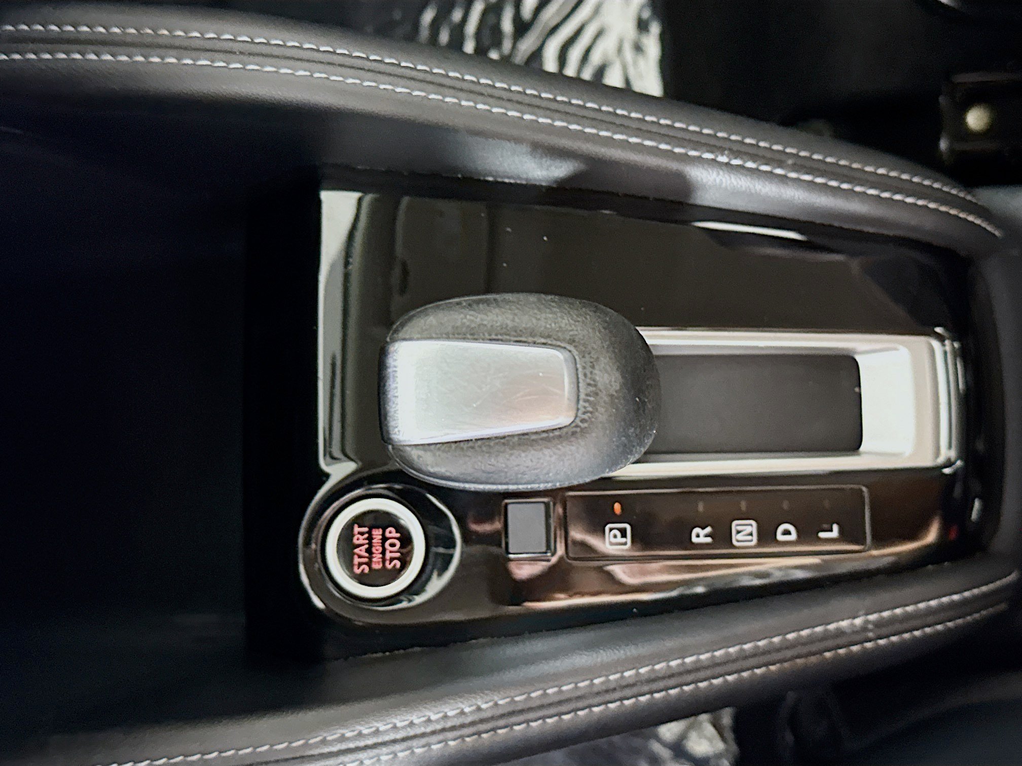 Used 2019 Nissan Kicks SR w/ SR Premium Package FWD image 19