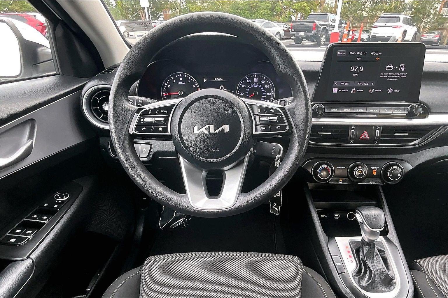 Used 2023 Kia Forte LXS w/ LXS Technology Package FWD image 5