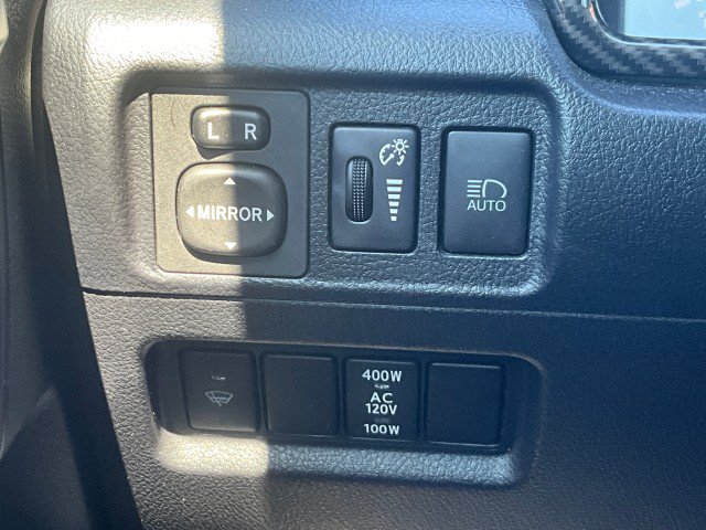 Used 2020 Toyota 4Runner SR5 AWD/4WD image 15