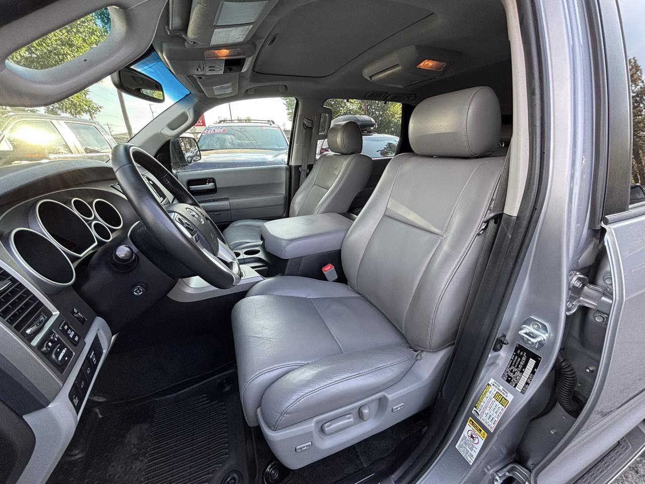 Used 2017 Toyota Sequoia Limited w/ Safety & Convenience Package AWD/4WD image 8