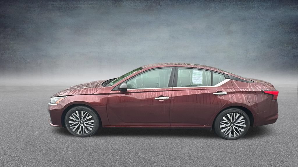 Used 2025 Nissan Altima 2.5 SV FWD image 7