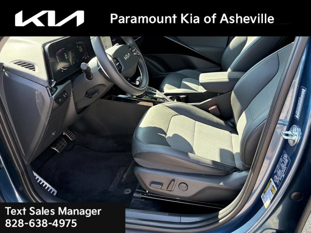 Certified 2025 Kia Niro EX Touring FWD image 18