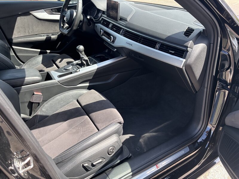 Used 2018 Audi A4 2.0T Premium Plus w/ Sport Plus Package AWD/4WD image 31
