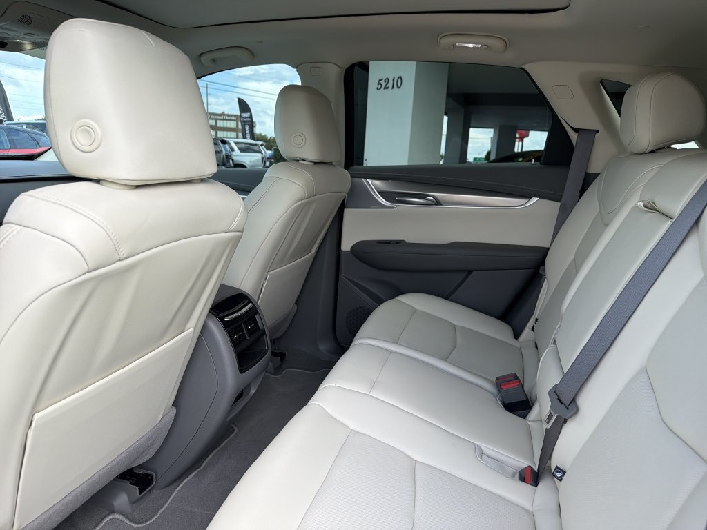 Certified 2025 Cadillac XT5 Premium Luxury FWD image 21