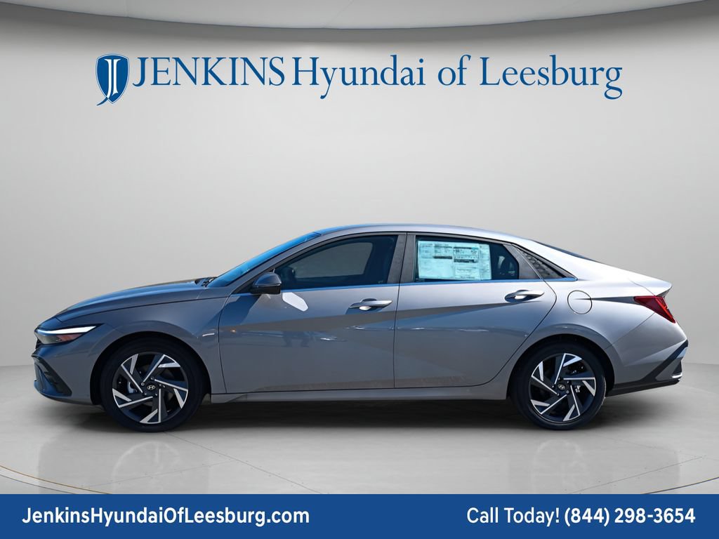 Certified 2024 Hyundai Elantra Limited FWD image 13