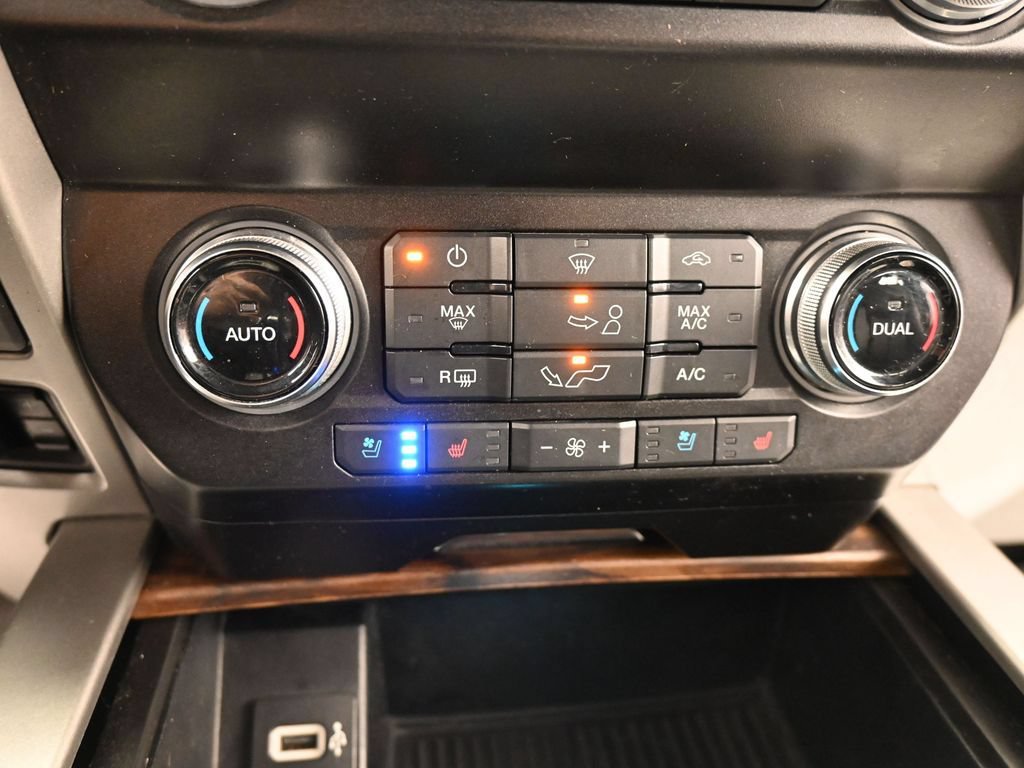 Used 2020 Ford F150 Lariat w/ Equipment Group 502A Luxury AWD/4WD image 30