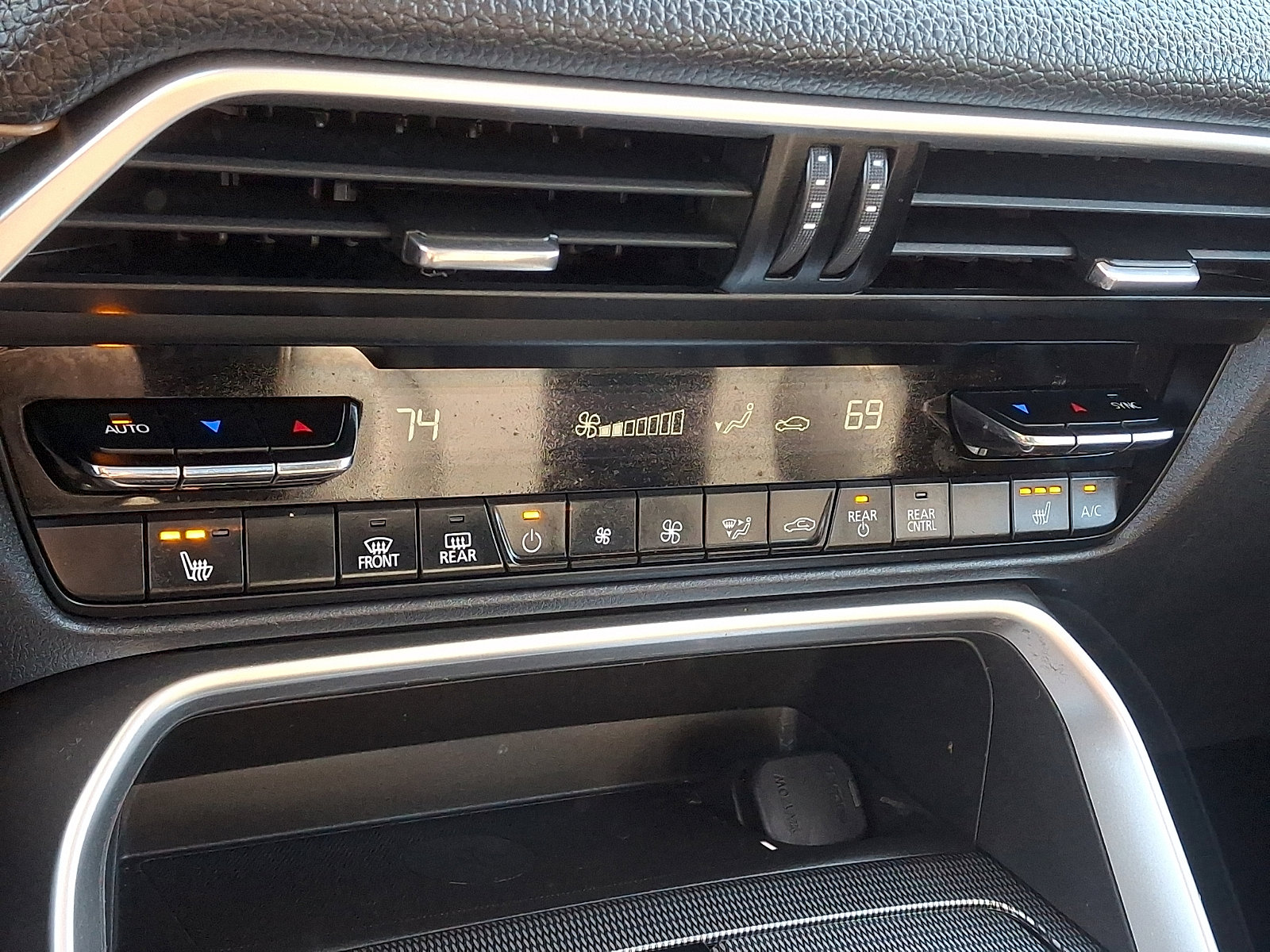 Certified 2024 MAZDA CX-90 Plug-In Hybrid w/ Premium Pkg image 19