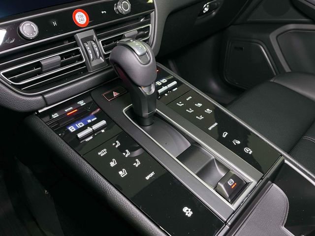 New 2026 Porsche Macan image 36