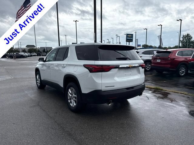 Used 2023 Chevrolet Traverse LS FWD image 5