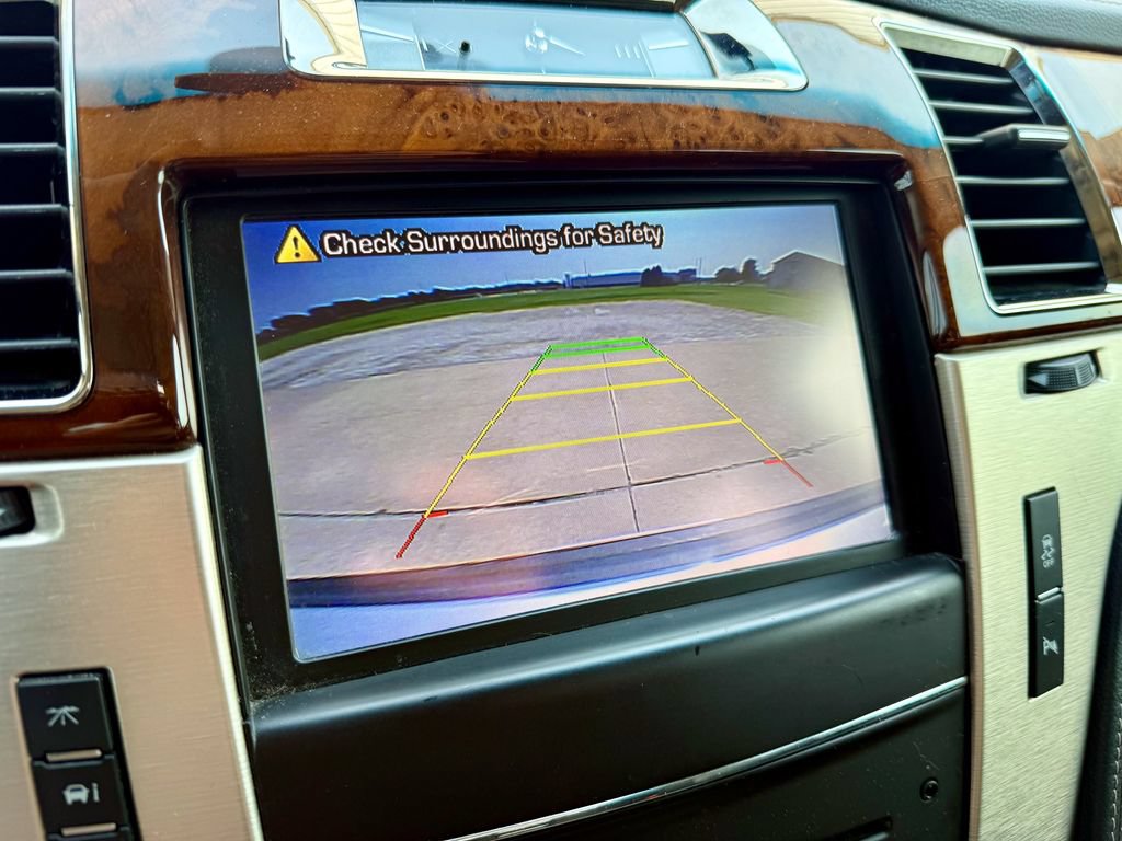Used 2013 Cadillac Escalade ESV Platinum AWD/4WD image 25