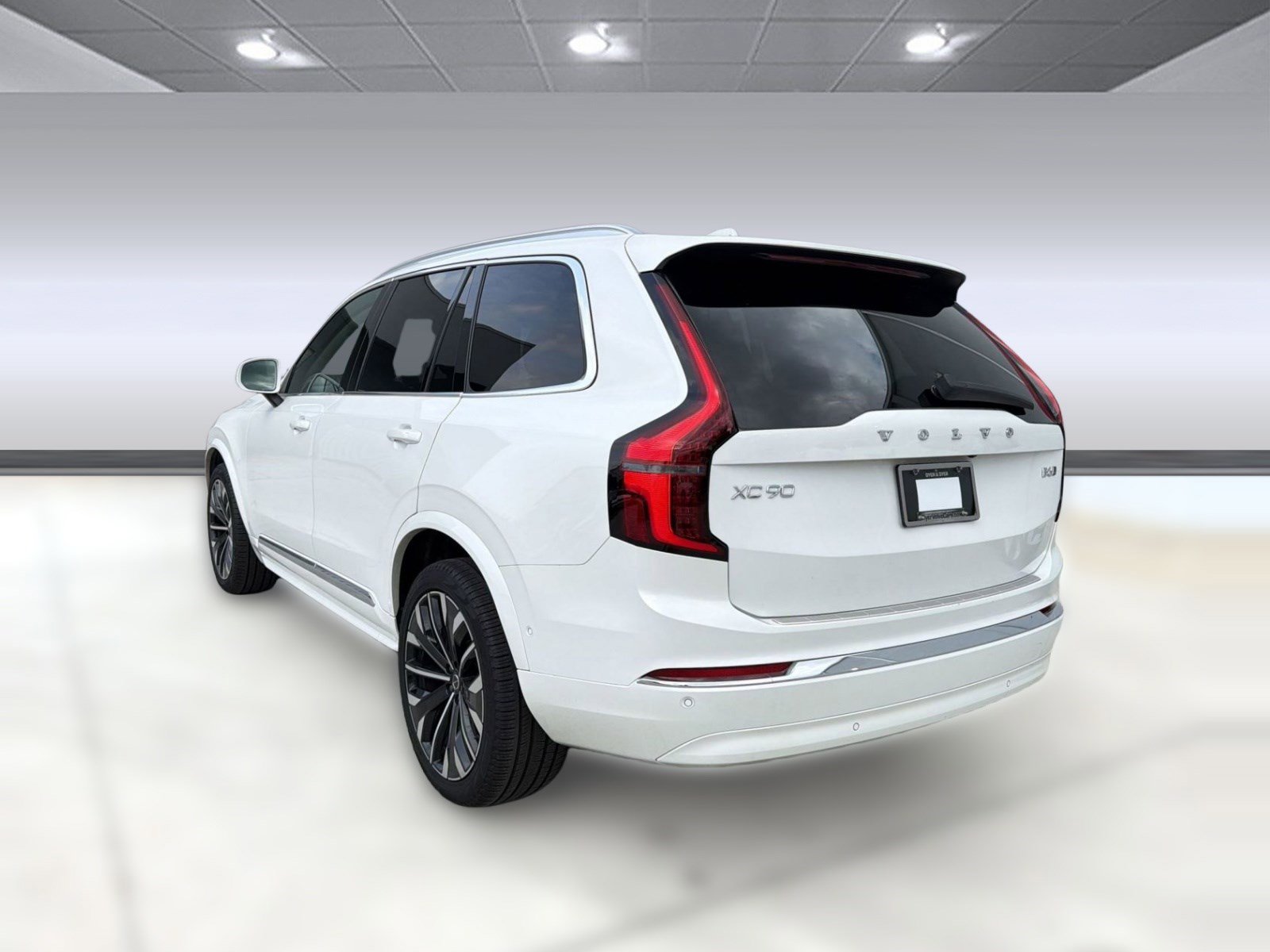 Certified 2025 Volvo XC90 B6 Plus w/ Protection Package Premier AWD/4WD image 3