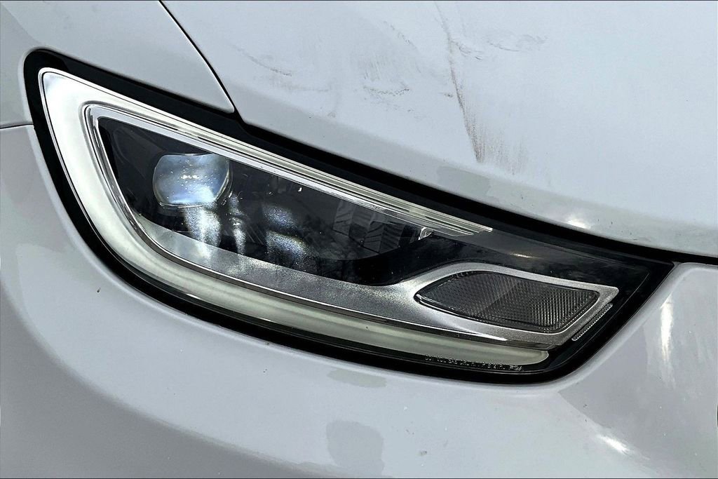 Used 2023 Chrysler Pacifica Touring-L image 30