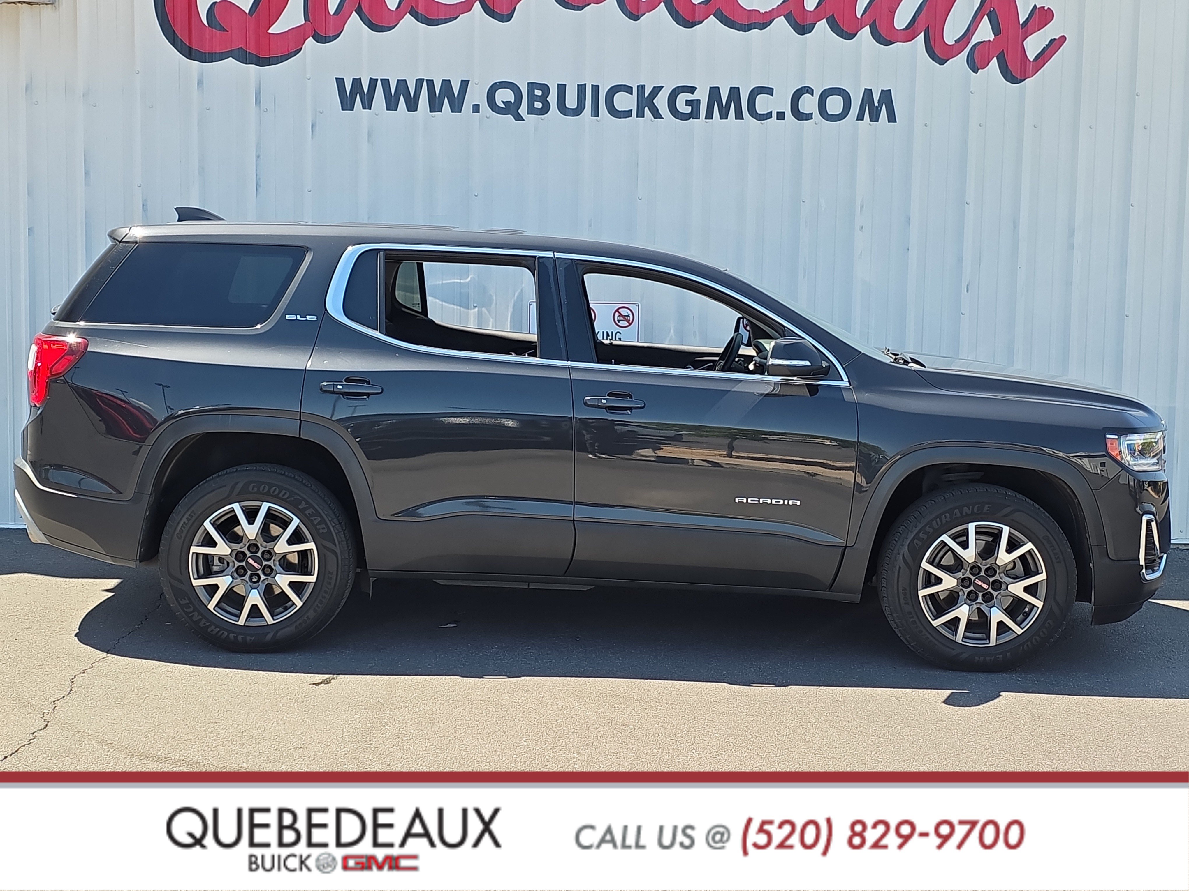 Used 2020 GMC Acadia SLE w/ LPO, Black Accent Package FWD image 8