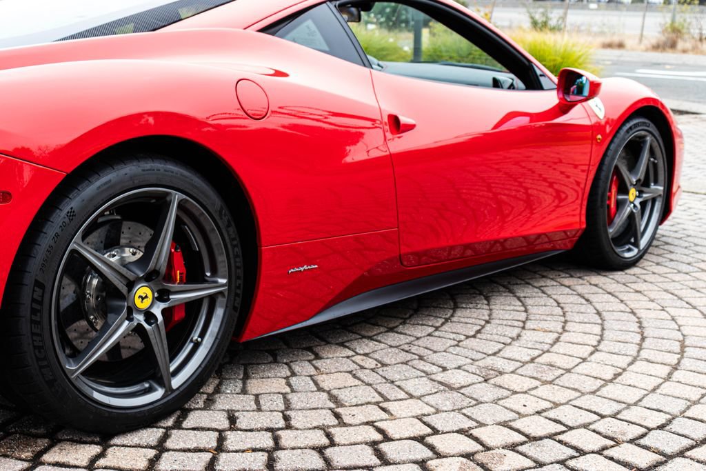 Used 2015 Ferrari 458 Italia Coupe RWD image 20