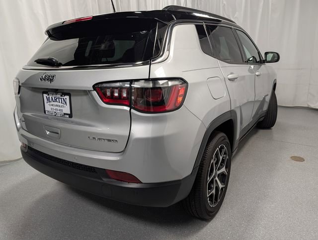 Used 2025 Jeep Compass Limited w/ Sun & Sound Group AWD/4WD image 3