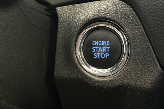 Used 2020 Toyota RAV4 XLE Premium FWD image 29