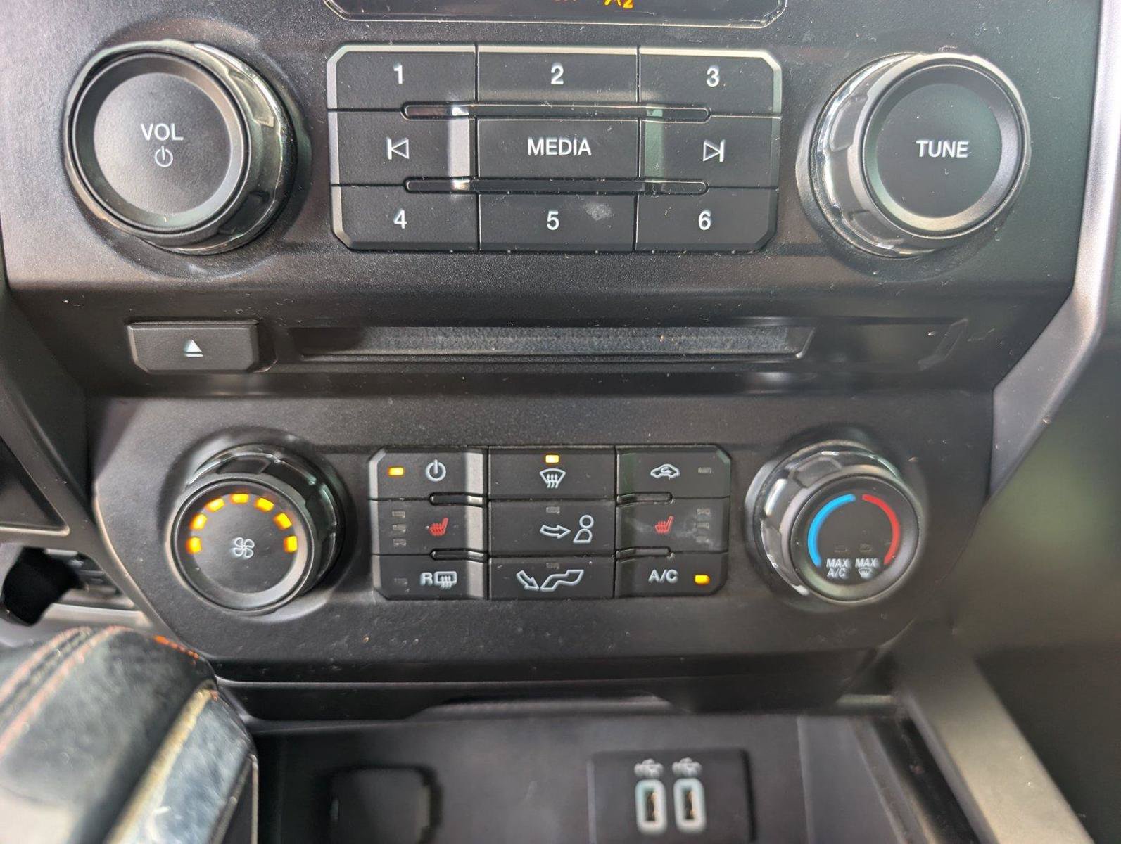 Used 2016 Ford F150 XLT w/ Equipment Group 302A Luxury AWD/4WD image 19