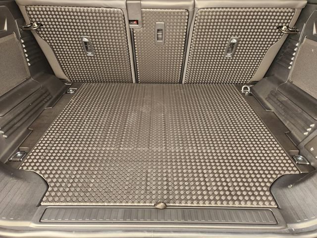 Used 2026 Land Rover Defender 110 S image 22