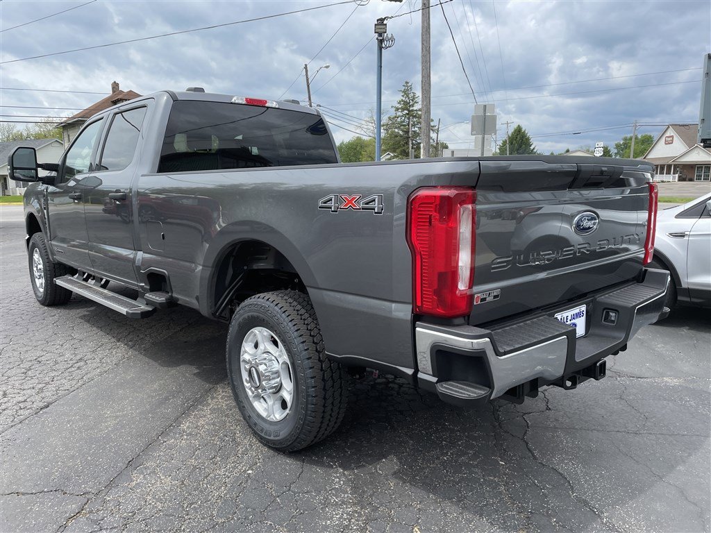 New 2026 Ford F350 4x4 Crew Cab Super Duty image 6