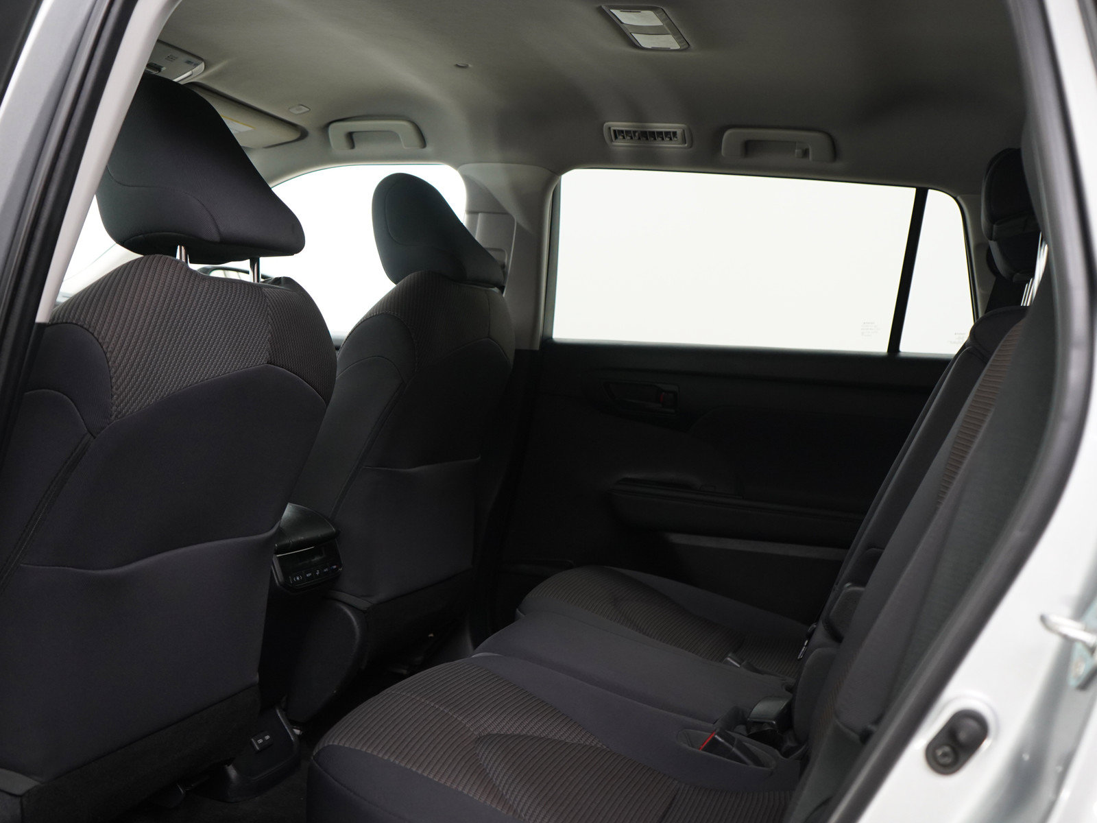 Used 2023 Toyota Highlander L AWD/4WD image 19