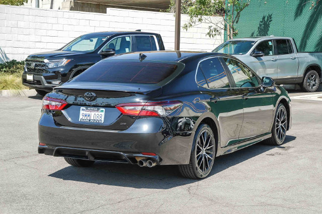 Used 2021 Toyota Camry SE FWD image 5