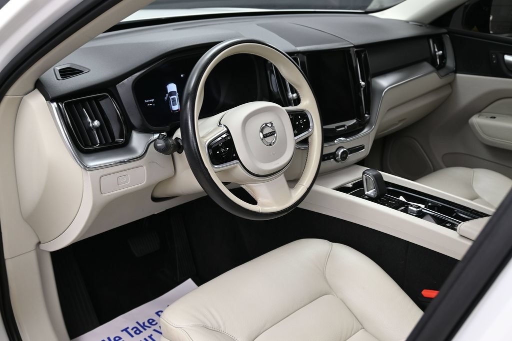 Used 2024 Volvo XC60 B5 Core w/ Protection Package Premier AWD/4WD image 28