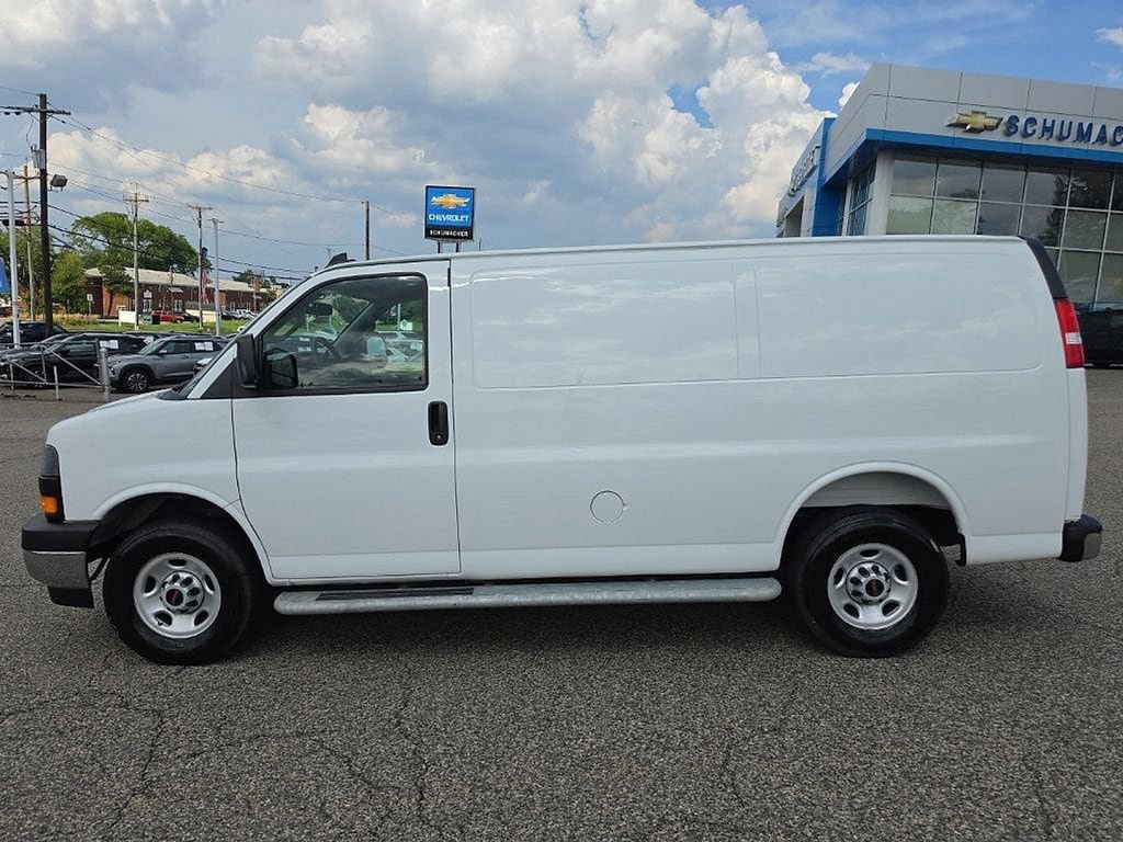Used 2025 GMC Savana 2500 w/ Driver Convenience Package RWD image 6