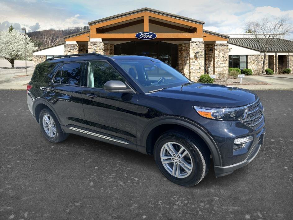 Used 2023 Ford Explorer XLT w/ Equipment Group 202A AWD/4WD image 3