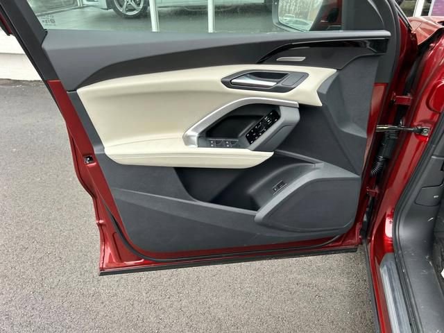 New 2025 Audi Q5 Premium Plus image 9