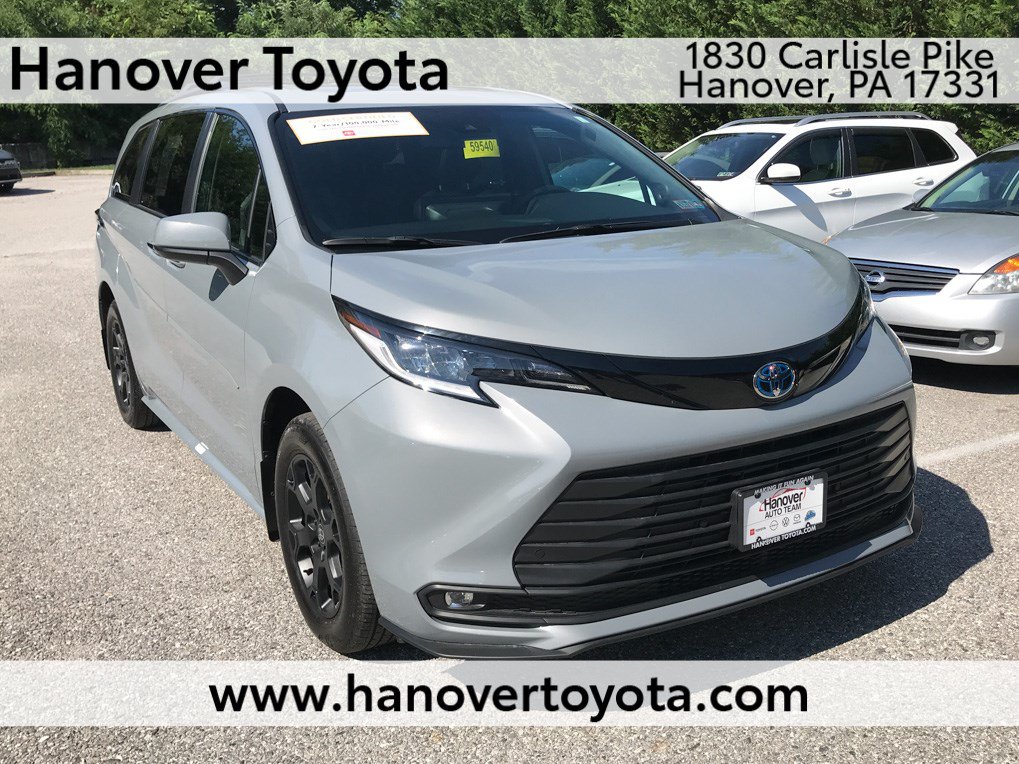 Certified 2025 Toyota Sienna XLE Woodland Edition