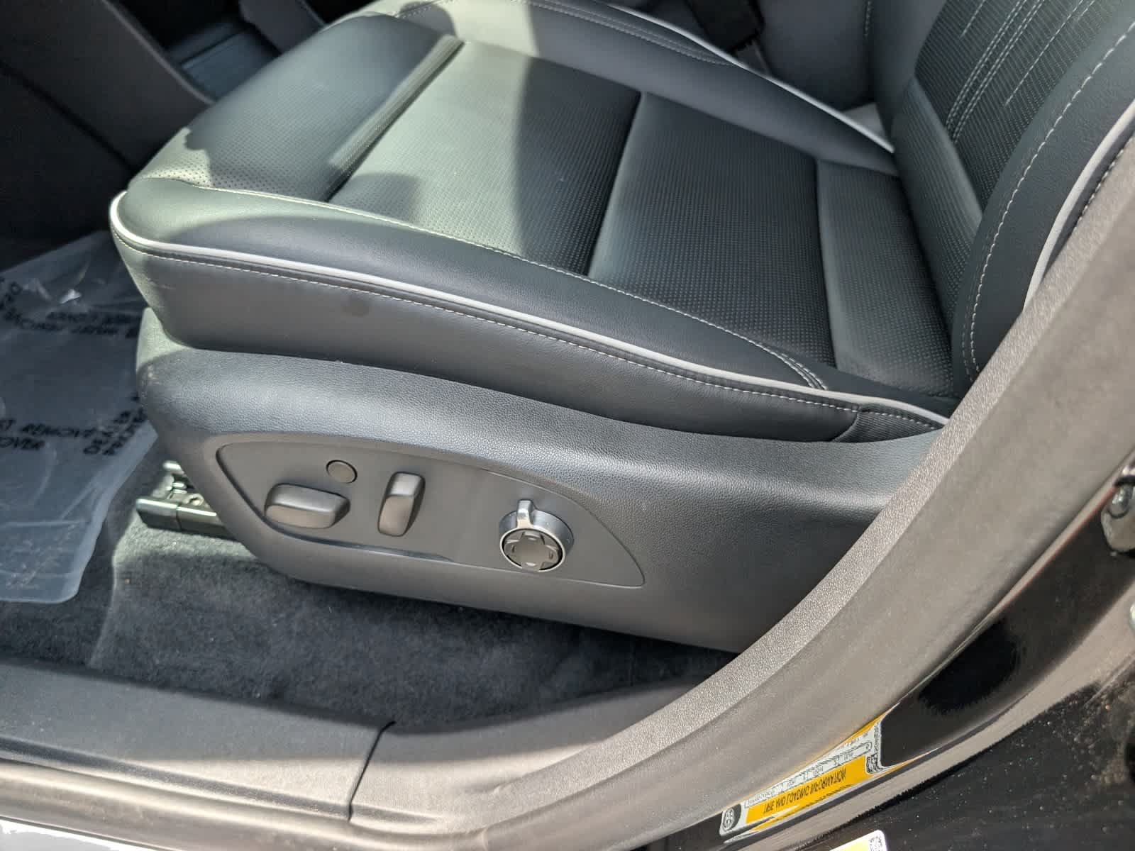 Certified 2025 Buick Enclave Avenir w/ Super Cruise Package FWD image 25
