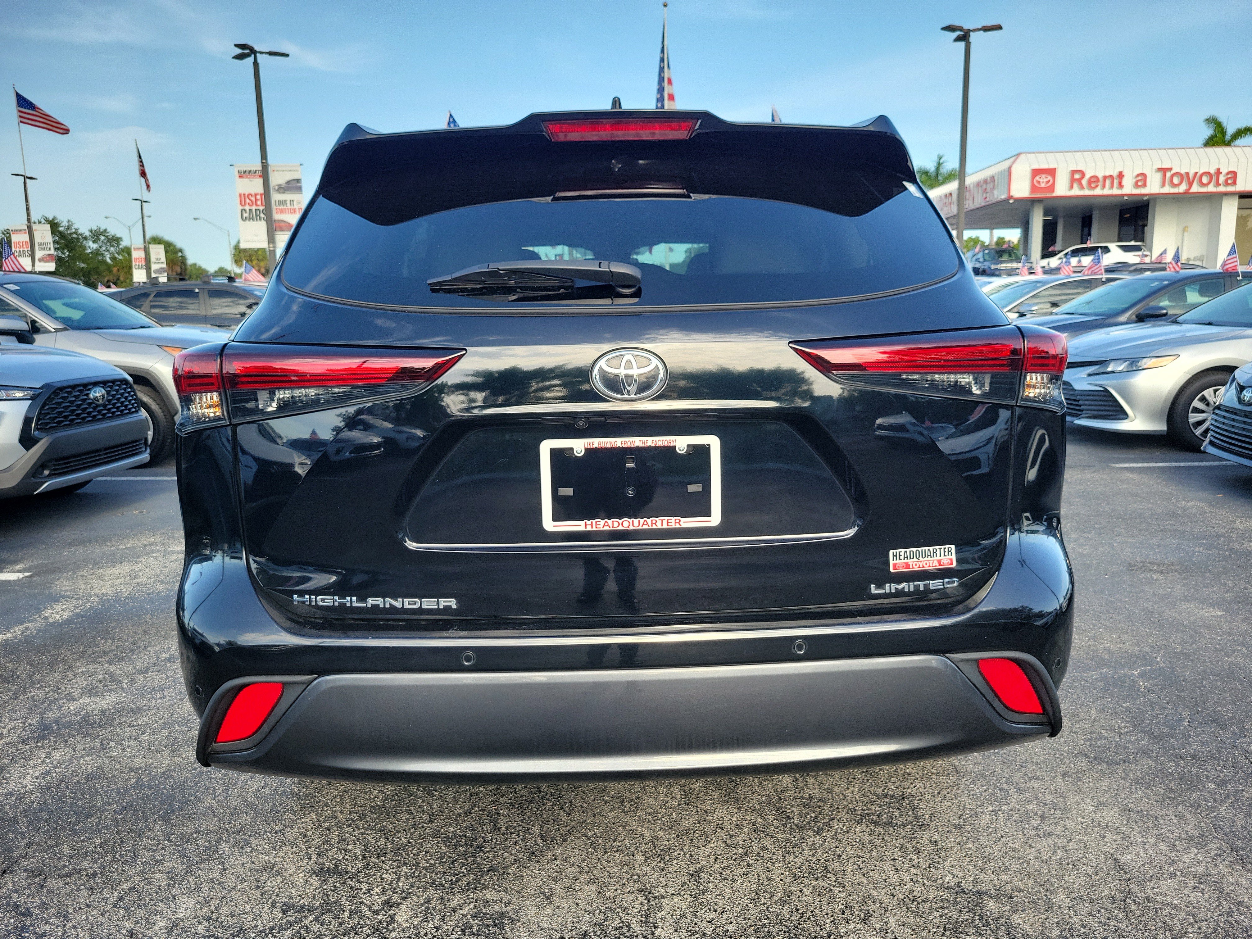 Used 2025 Toyota Highlander Limited FWD image 9