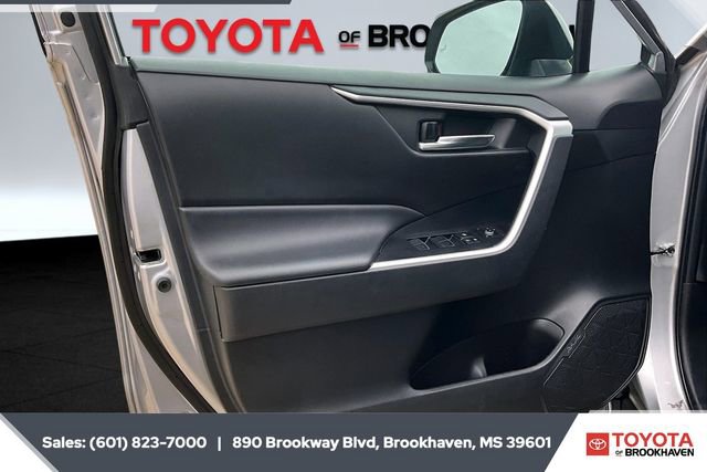 Used 2024 Toyota RAV4 XLE image 17