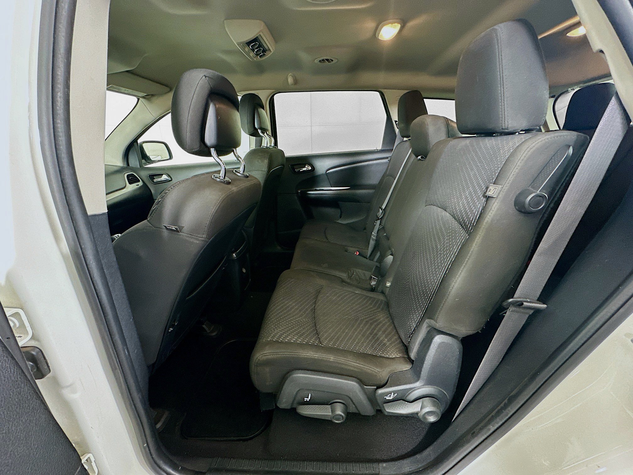 Used 2017 Dodge Journey SXT w/ Comfort/Convenience Group FWD image 25