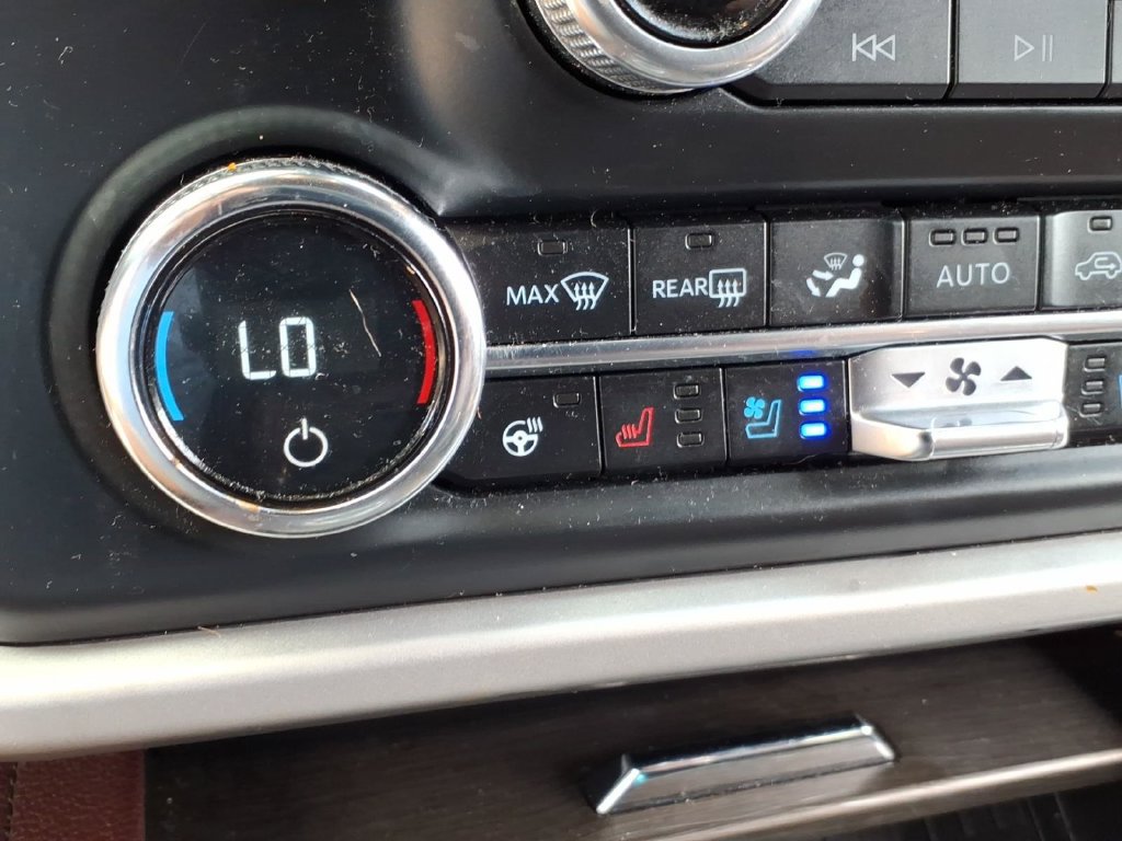 Used 2022 Ford Expedition Limited RWD image 9