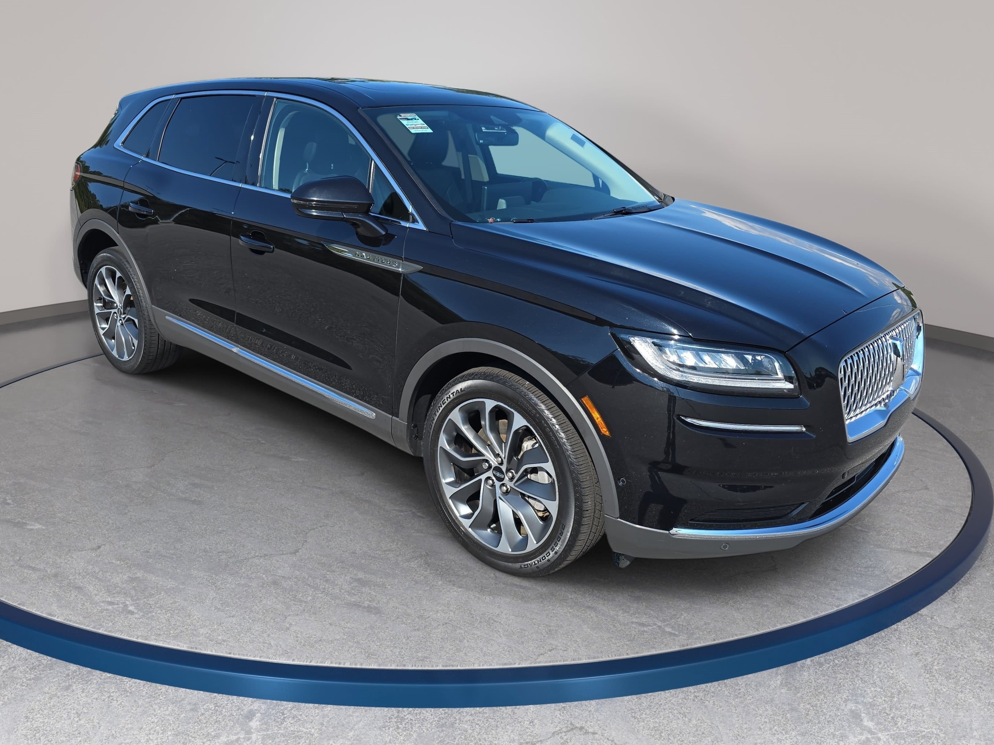 Certified 2023 Lincoln Nautilus Reserve AWD/4WD image 3